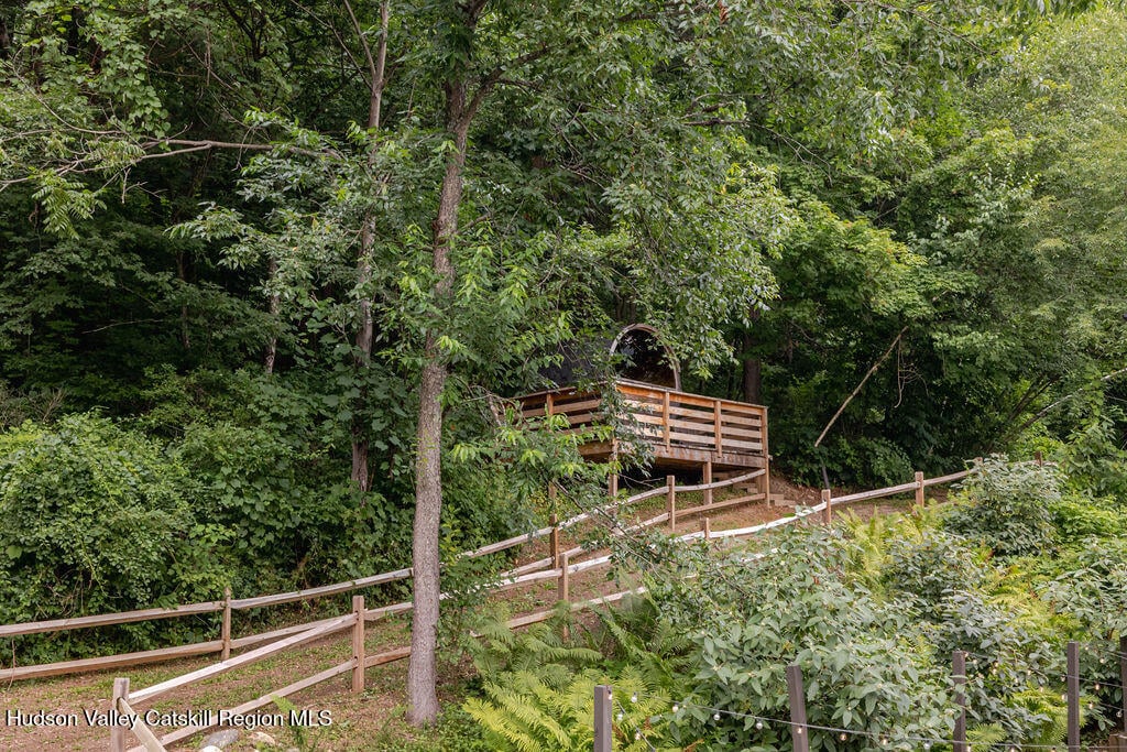 37 Catamount Road Photo 17