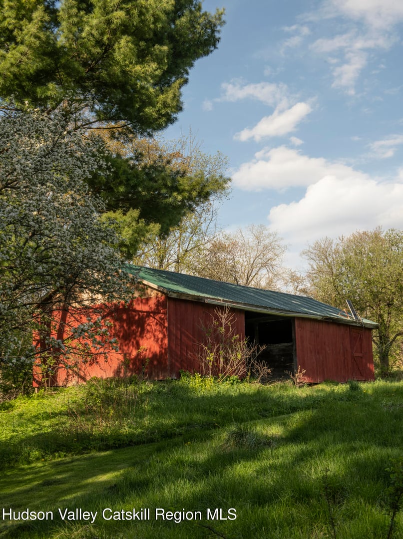 61 Schoolhouse Road Photo 17