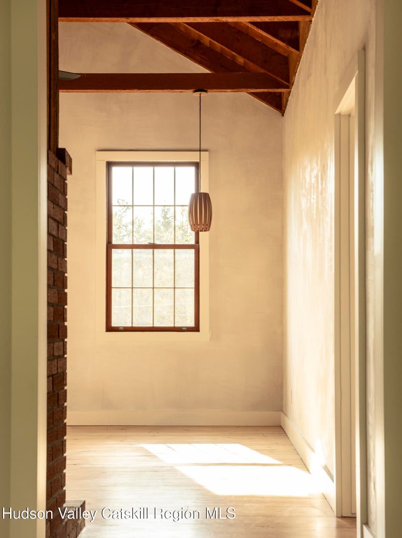 61 Schoolhouse Road Photo 3