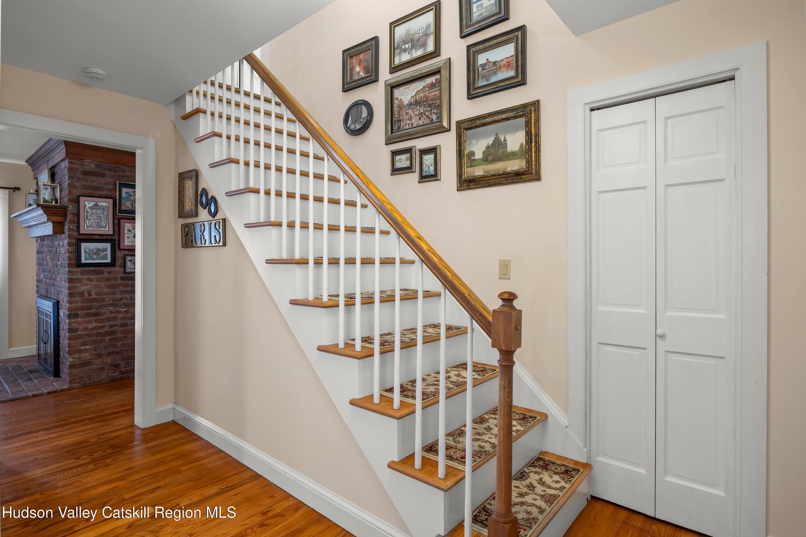 11 Presidential Drive Photo 13