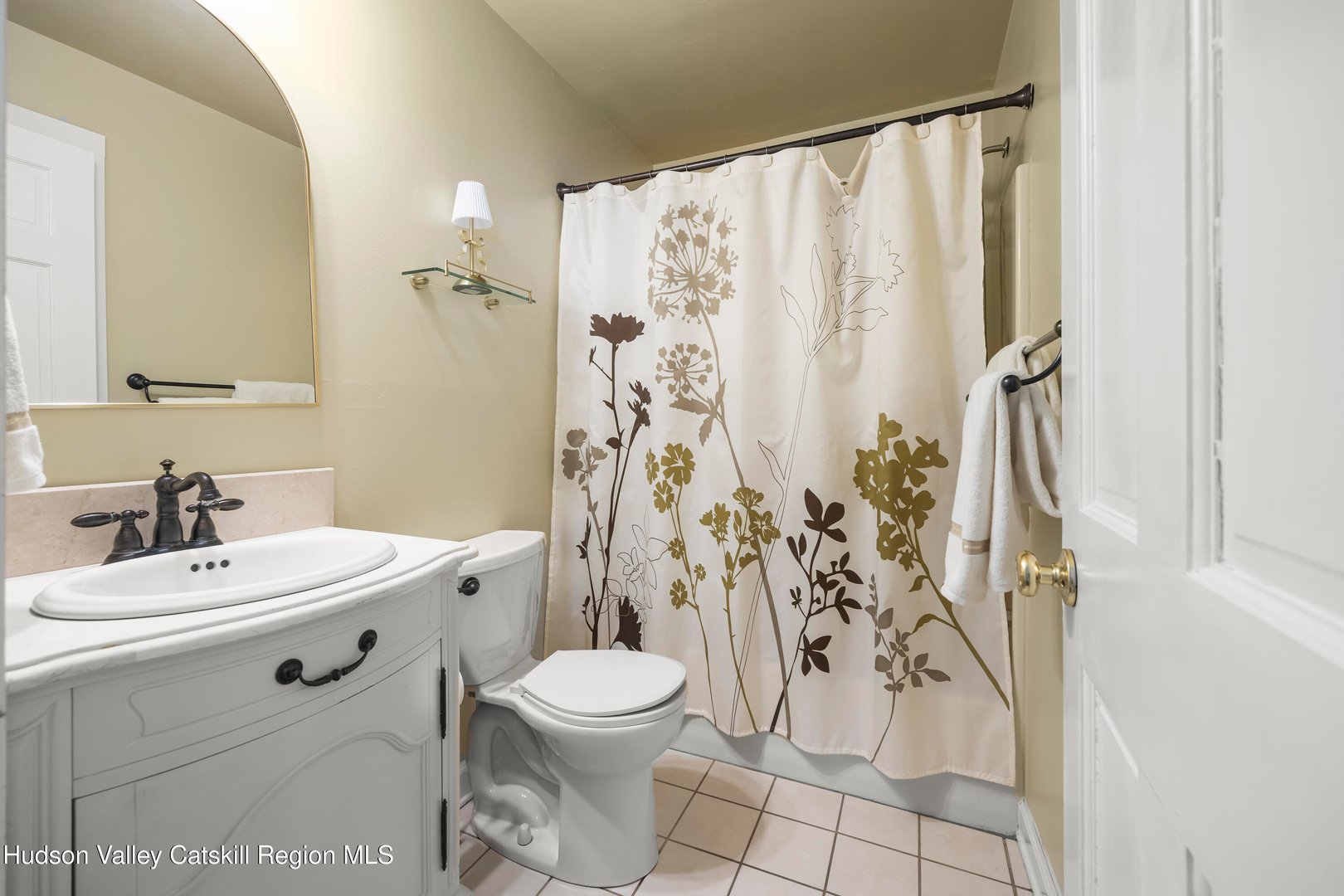 11 Presidential Drive Photo 9