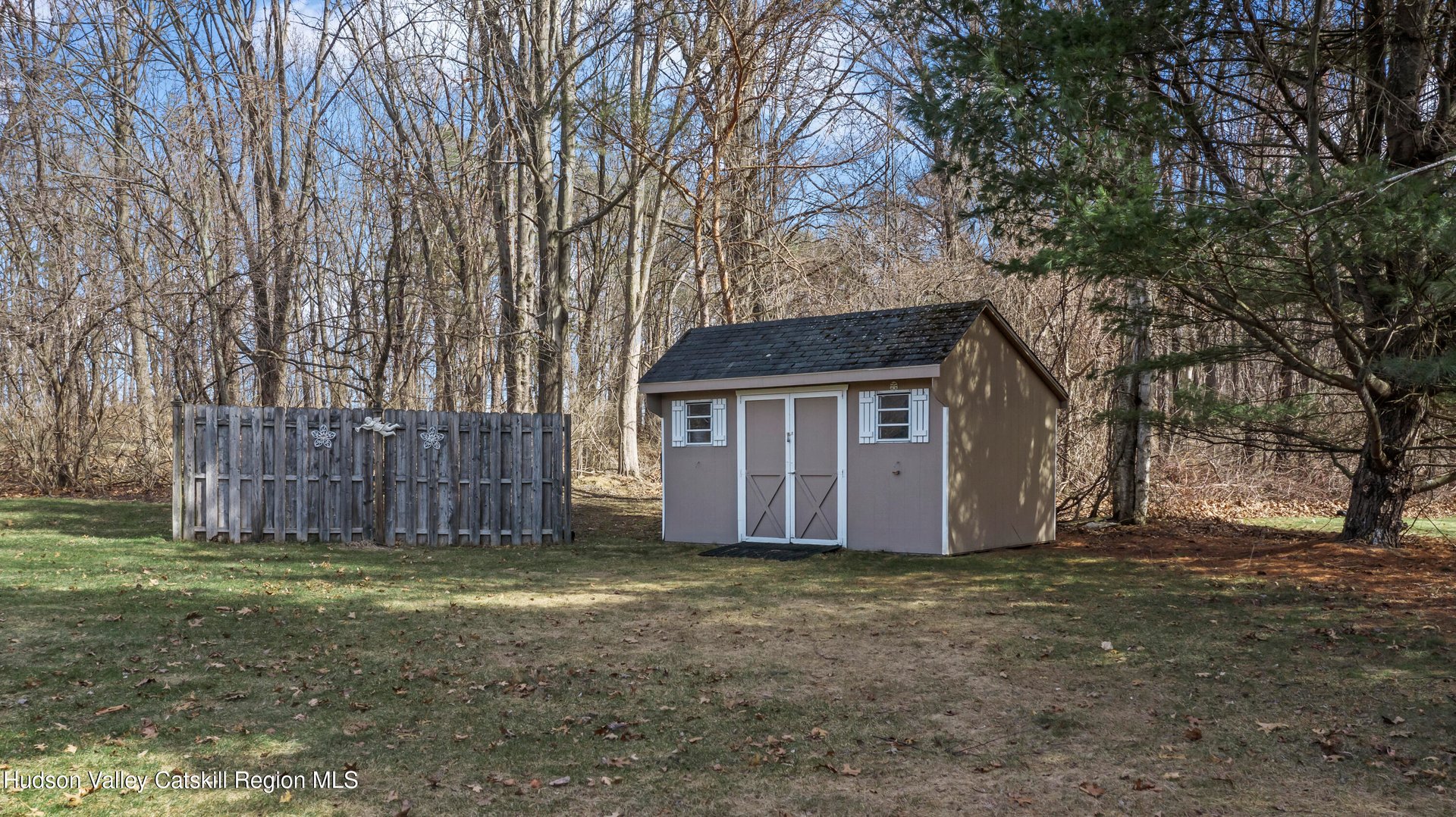 11 Presidential Drive Photo 31