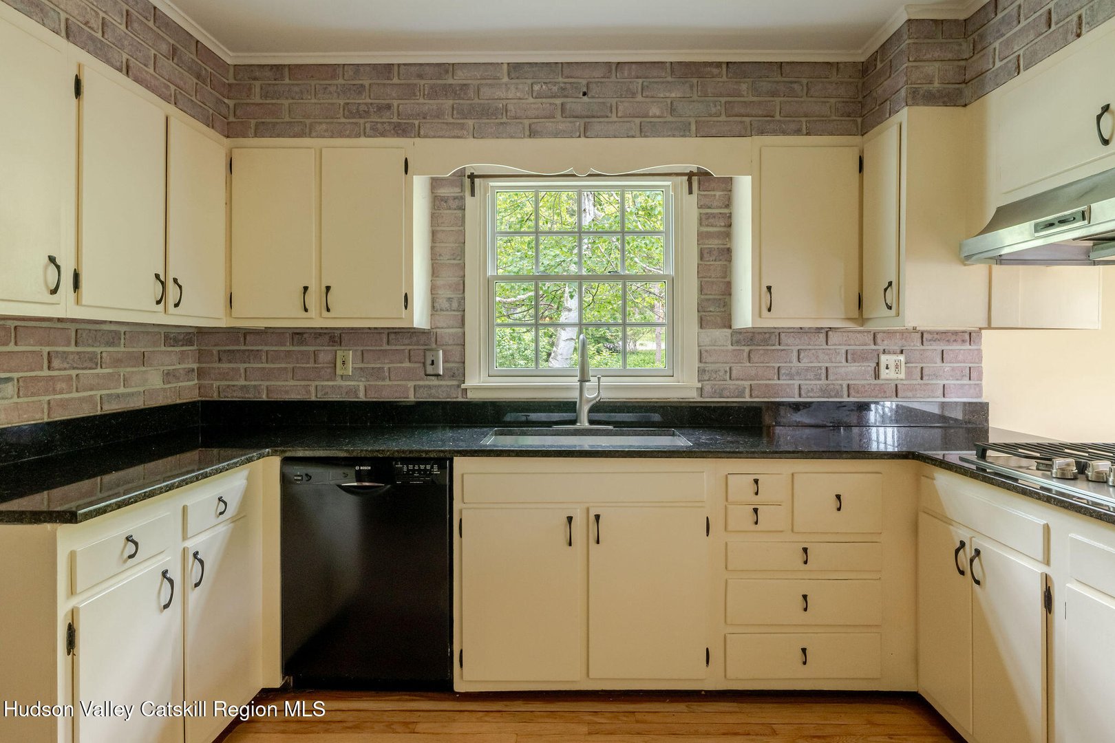 162 Valley View Road Photo 9