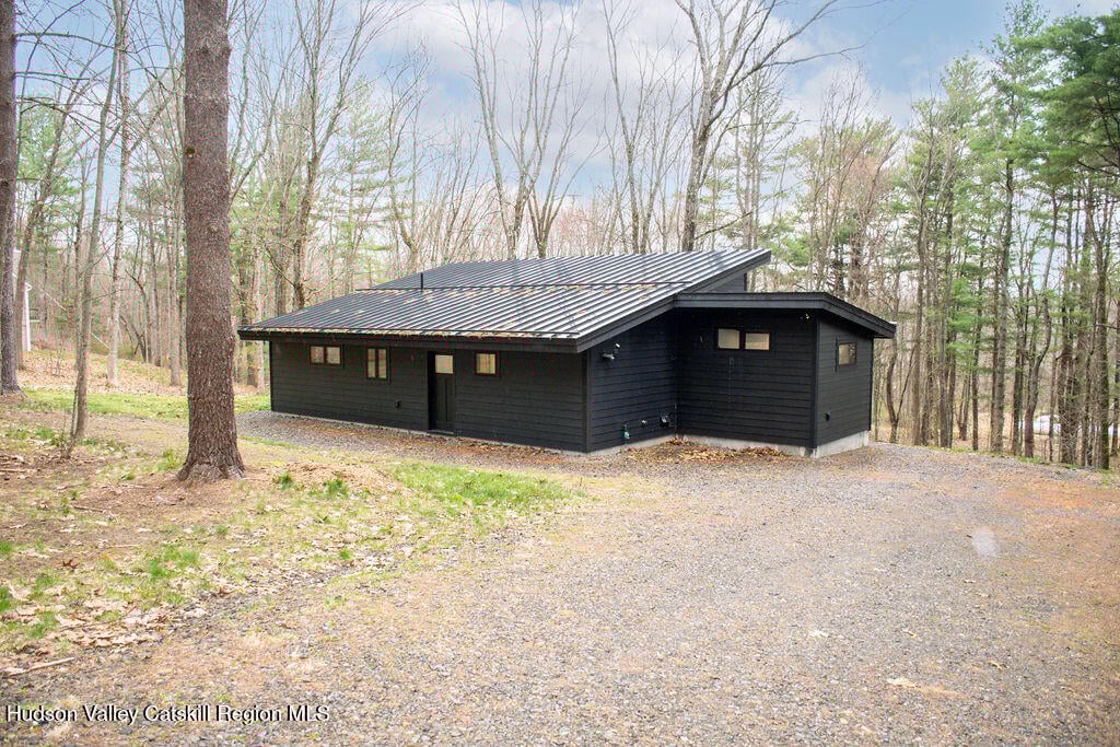 60 Connacher Road Photo 31