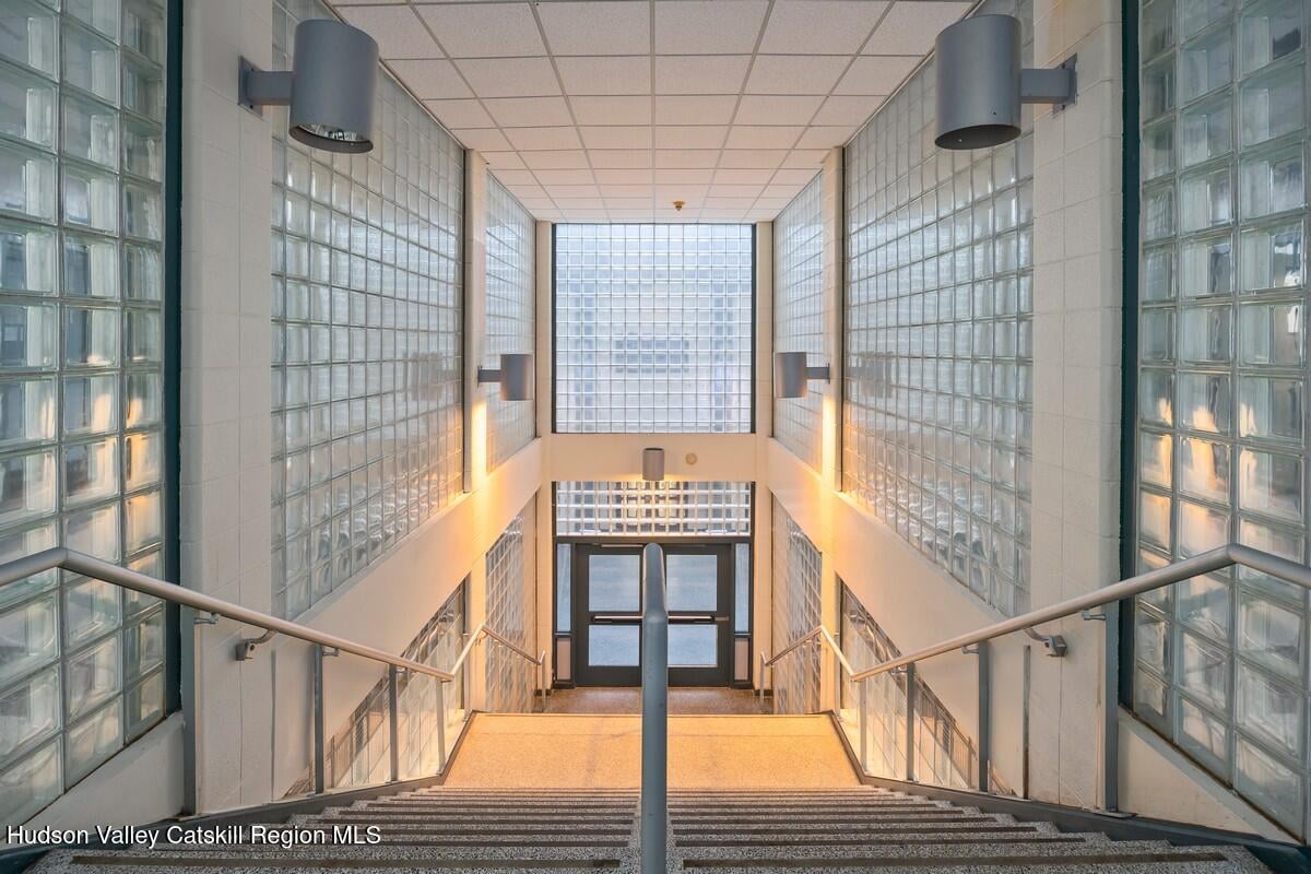 13640 New York 22 Photo 9