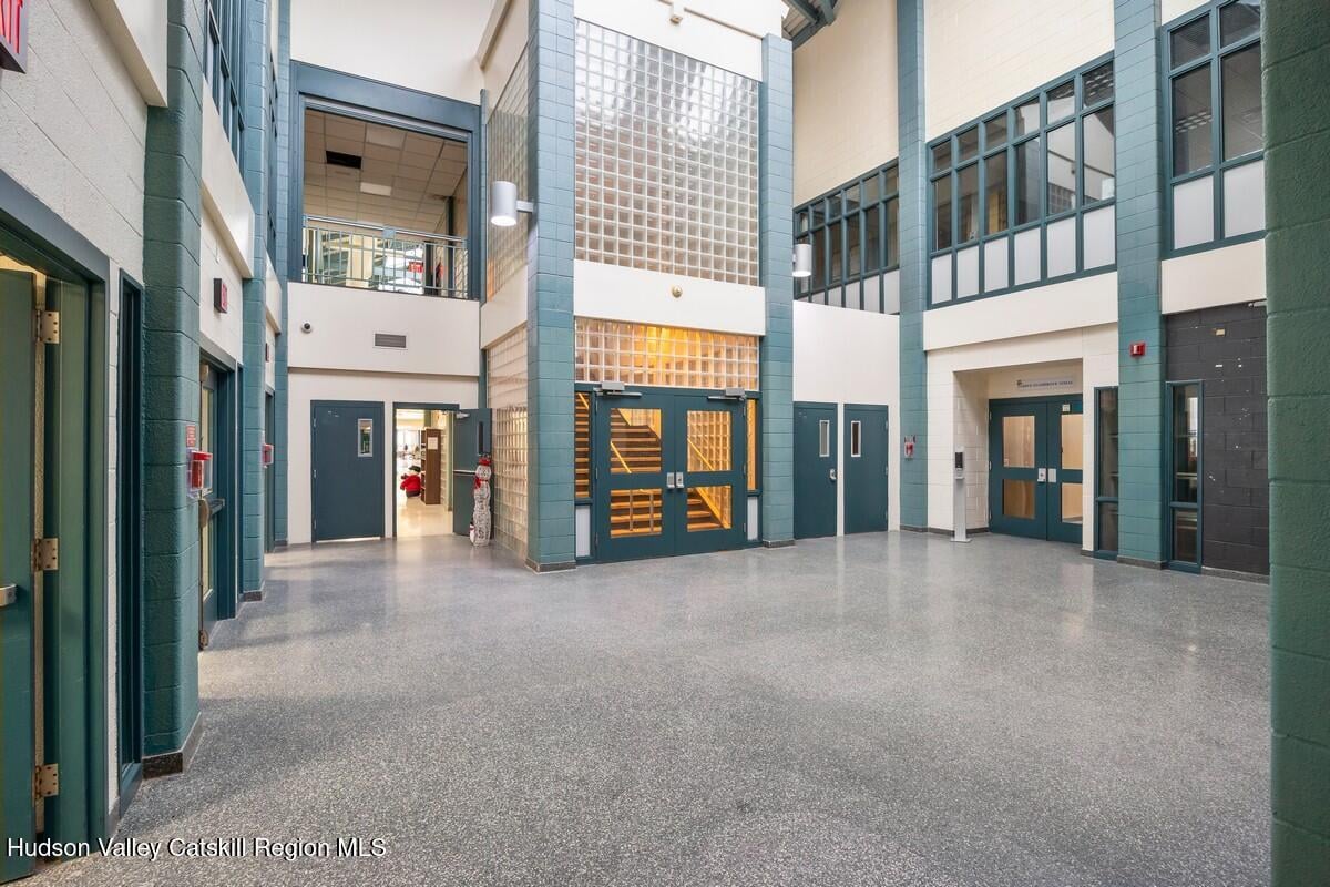 13640 New York 22 Photo 7