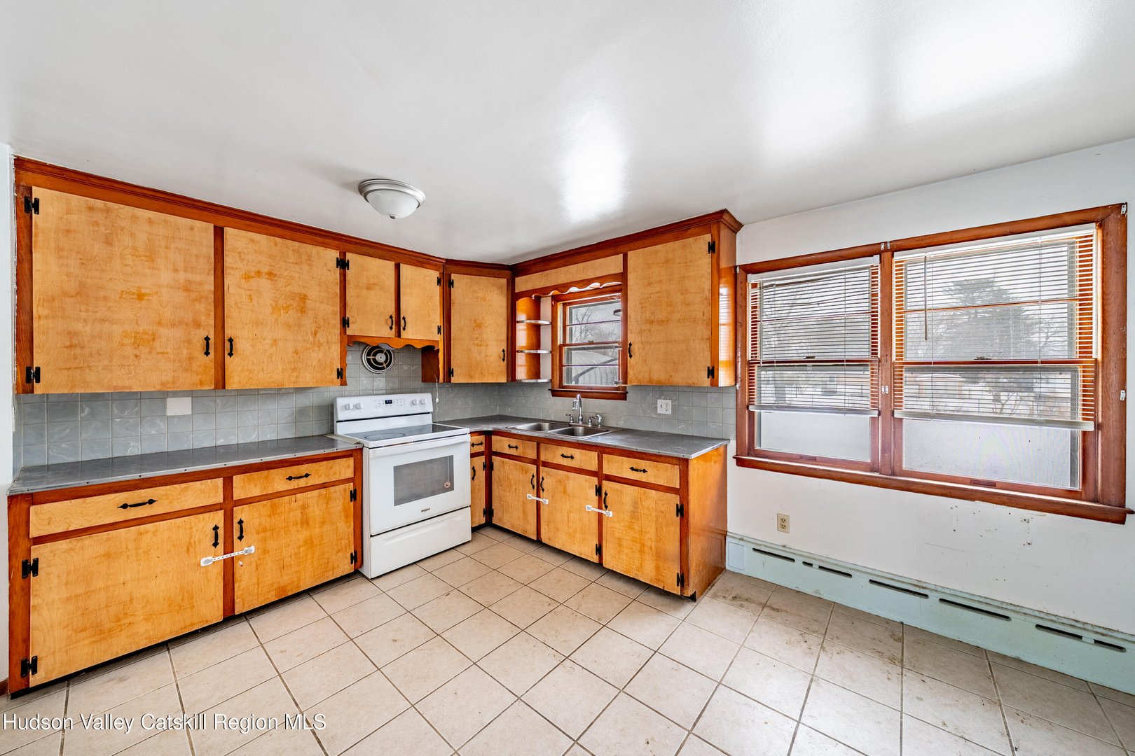 146 Joslen Boulevard Photo 9