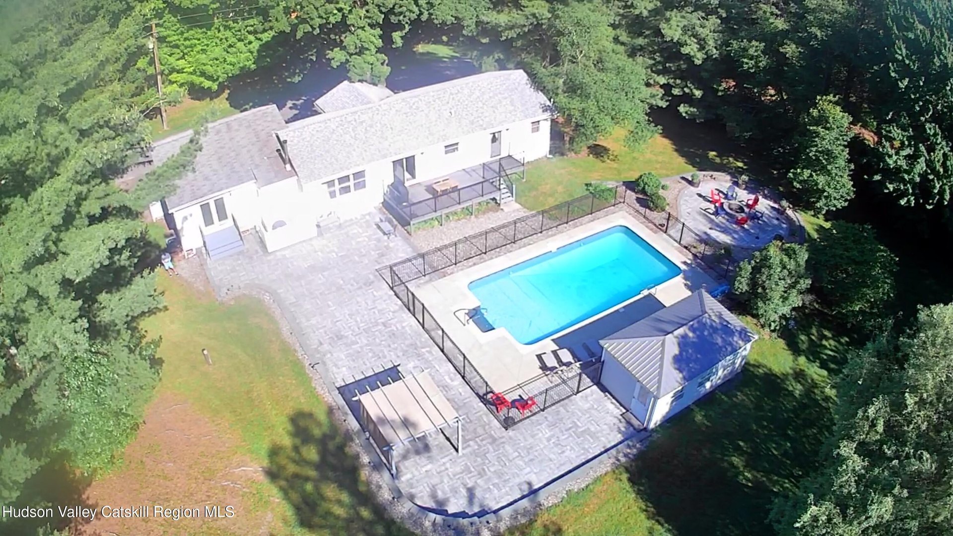 578 Fischer Road Photo 2