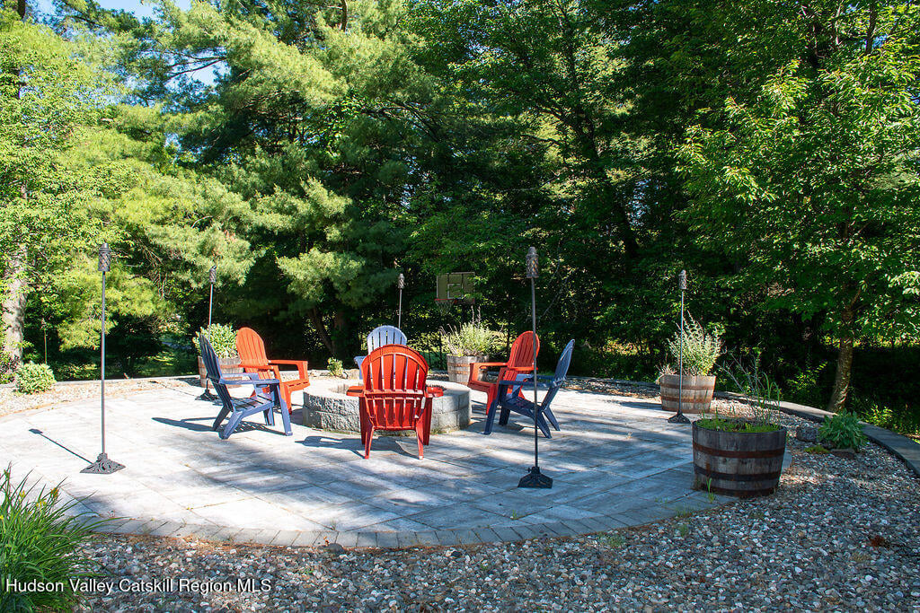 578 Fischer Road Photo 4