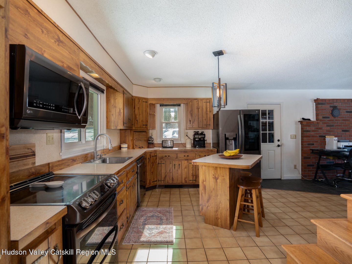 84 Hill Road Photo 5