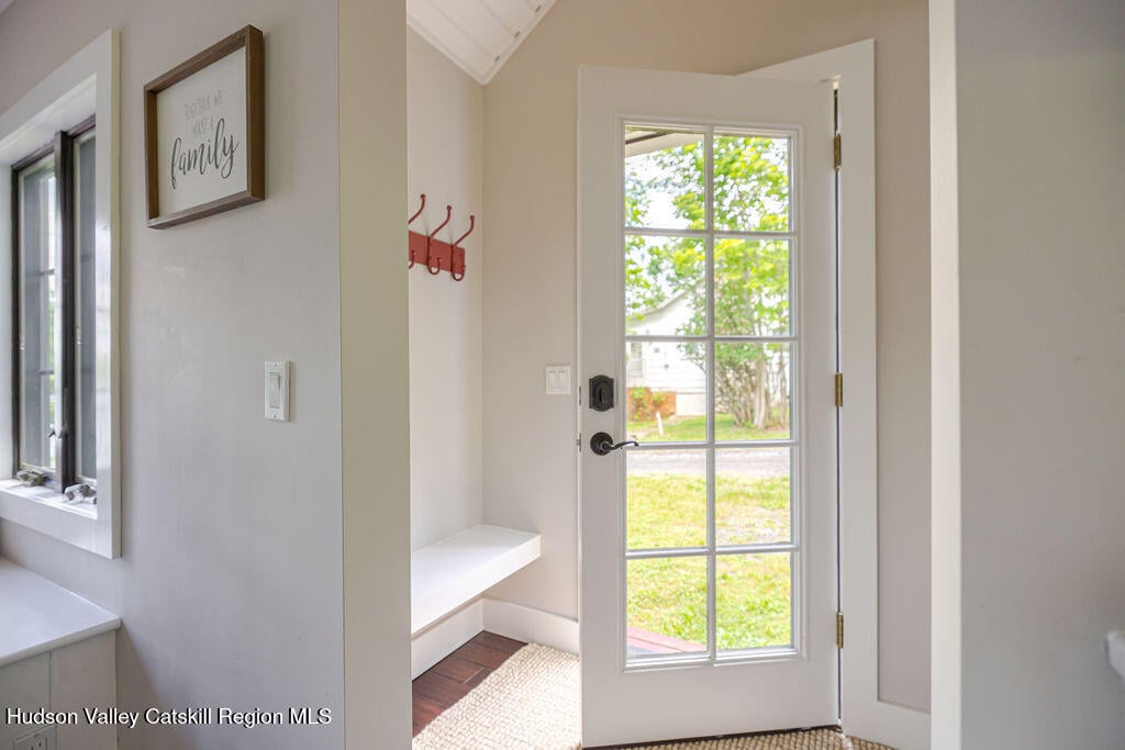 4 Bobolink Road Photo 4