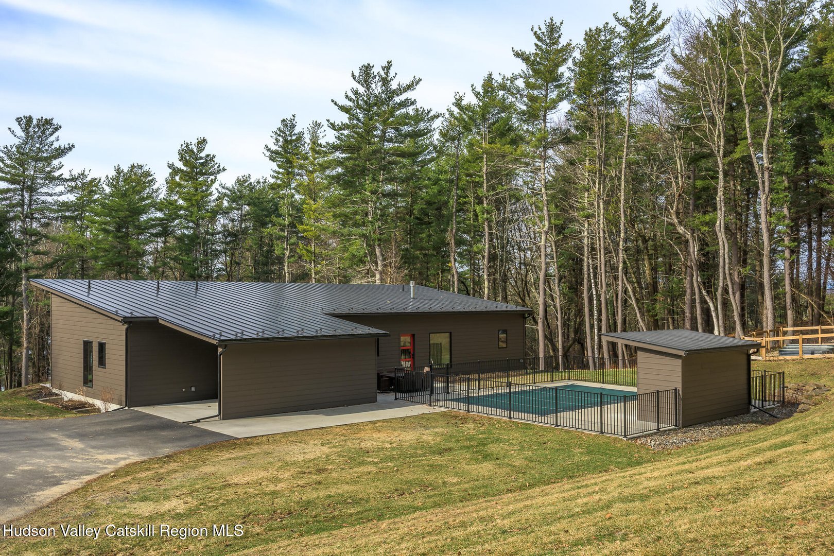 501 Birch Street Photo 27