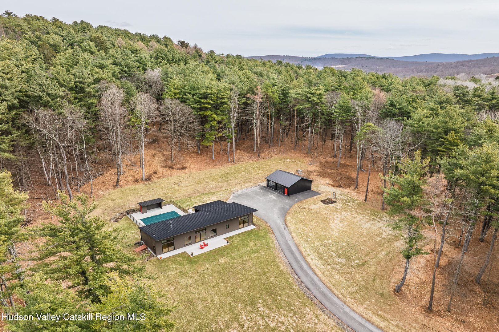 501 Birch Street Photo 1