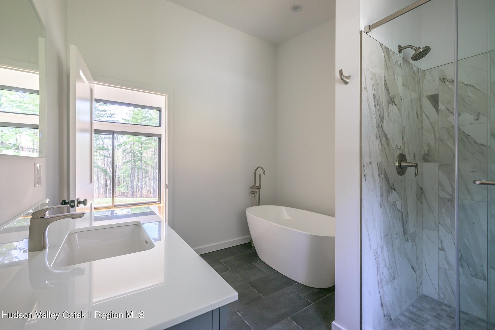 501 Birch Street Photo 16