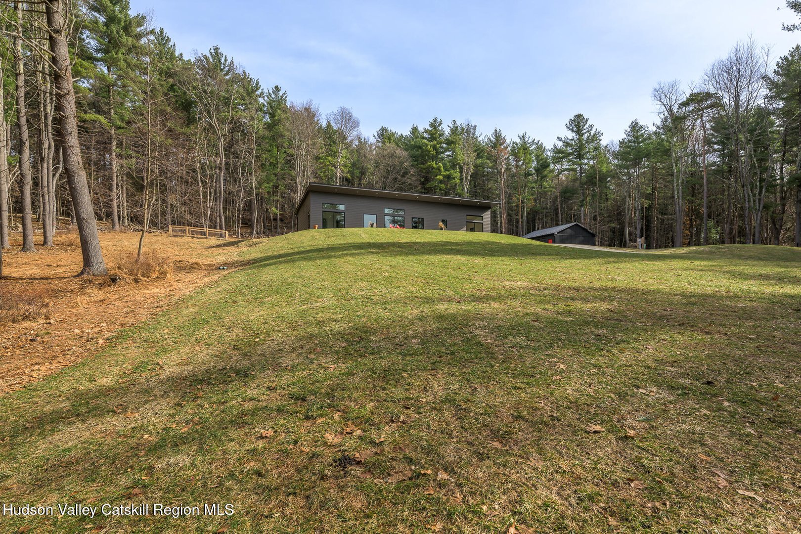 501 Birch Street Photo 4