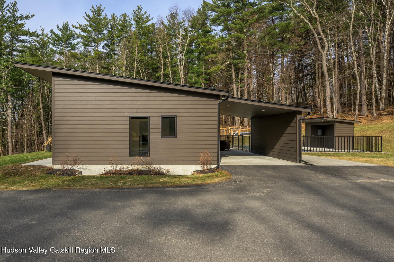 501 Birch Street Photo 26