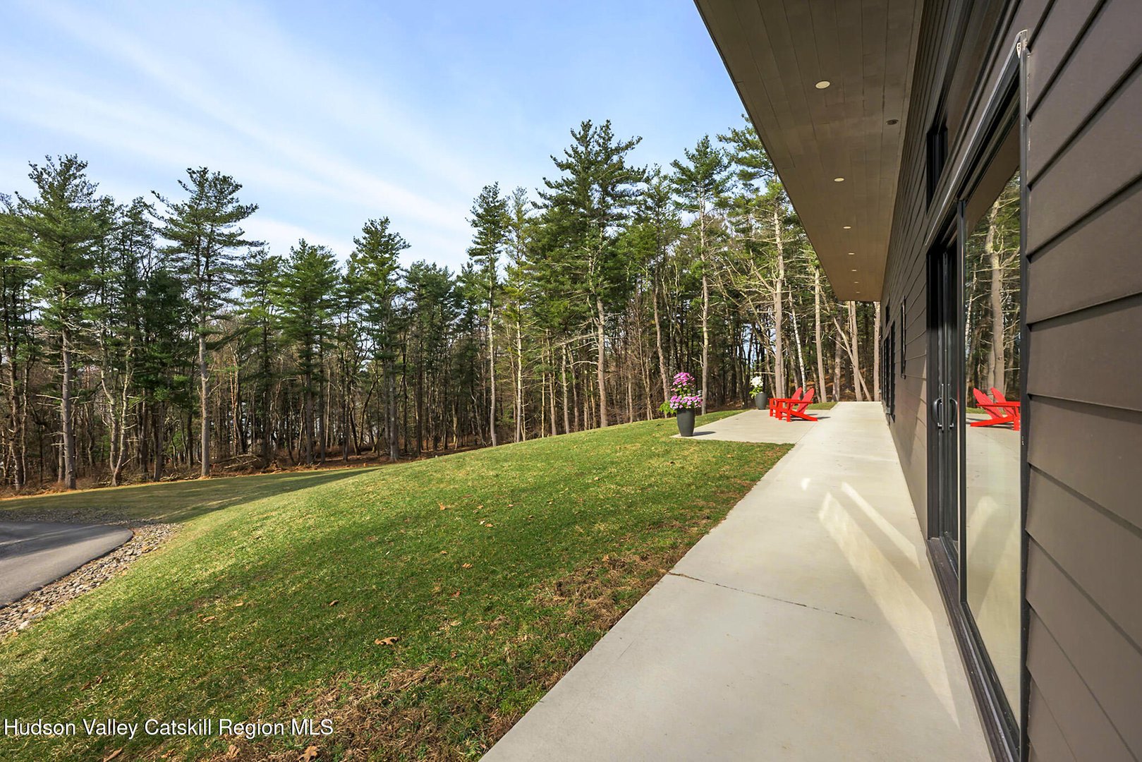 501 Birch Street Photo 6