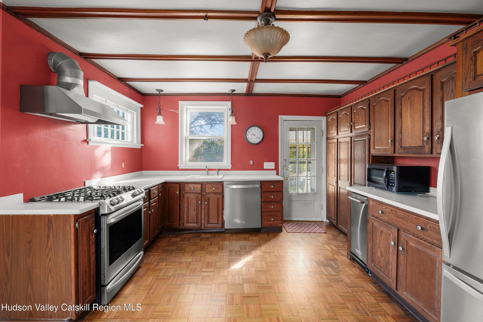 242 Main St Street Photo 7