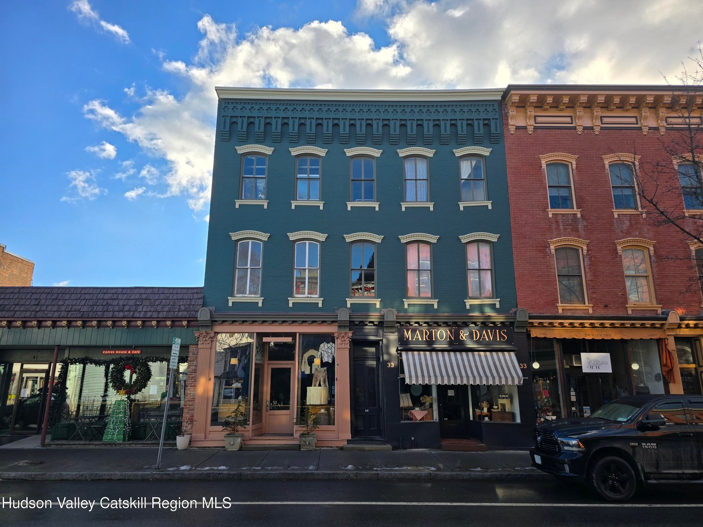 35 Main Street Photo 15