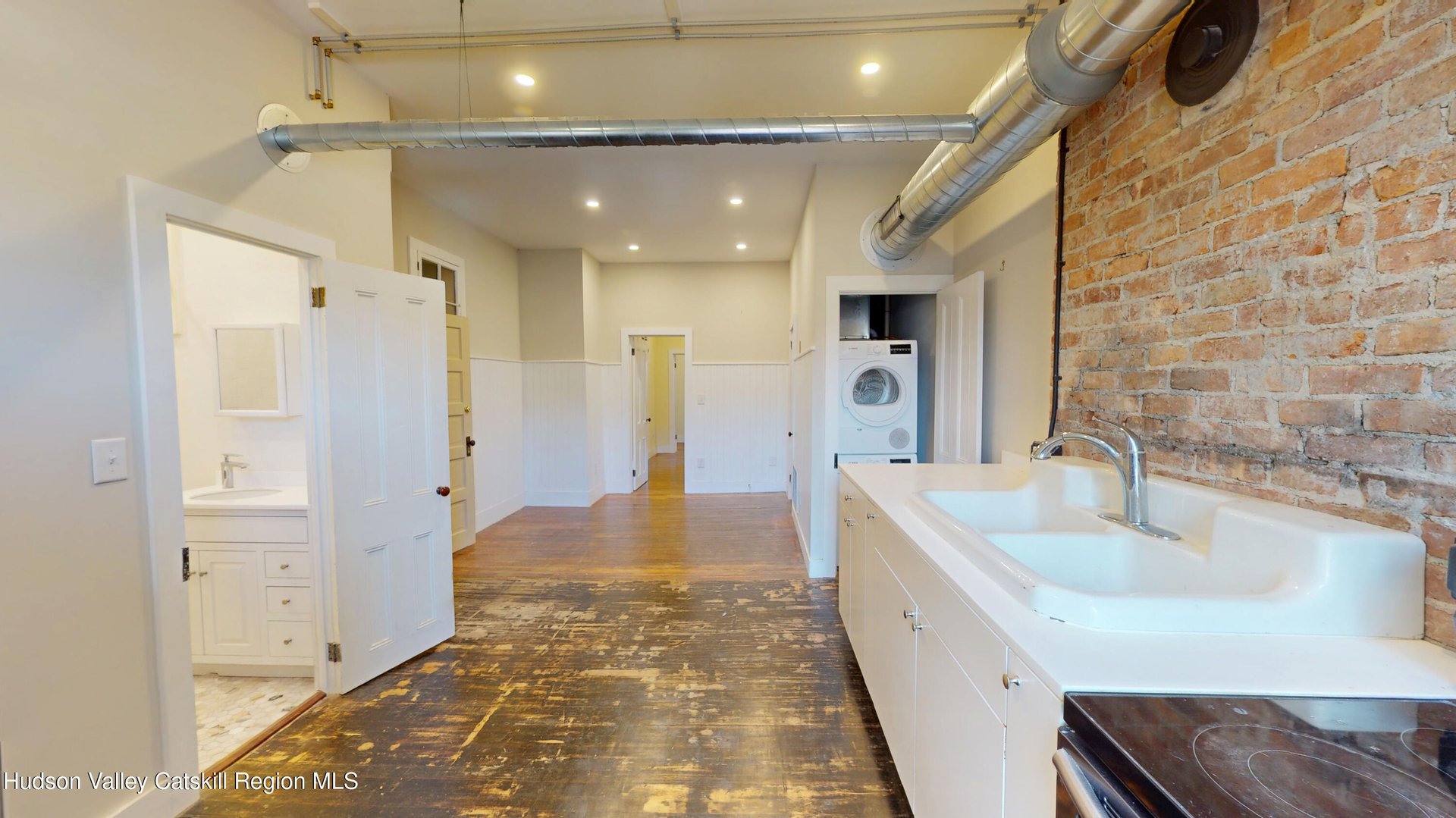 35 Main Street Photo 5