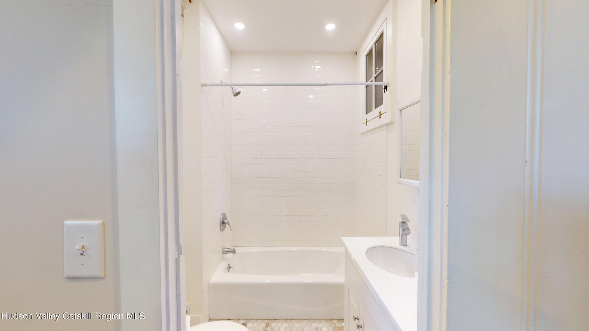 35 Main Street Photo 8