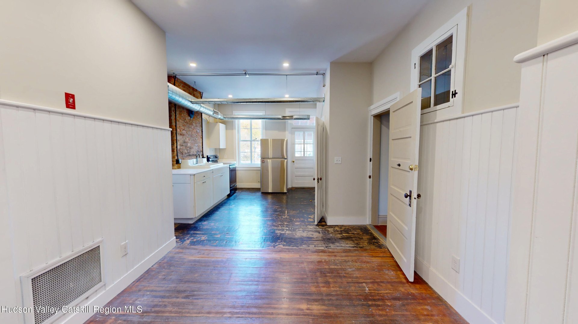 35 Main Street Photo 7