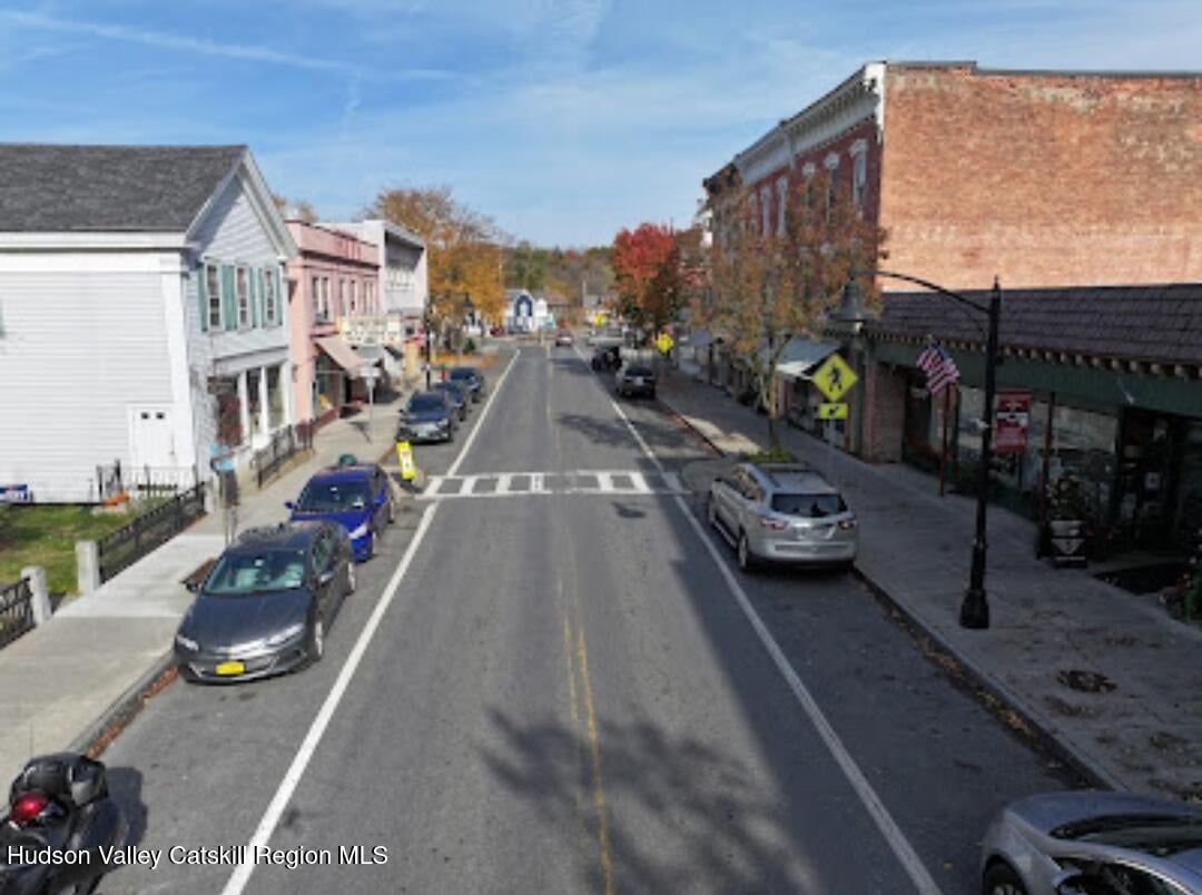 35 Main Street Photo 16