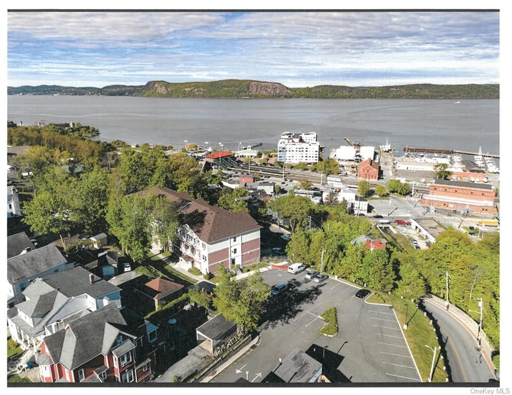 80 Main Street Photo 2