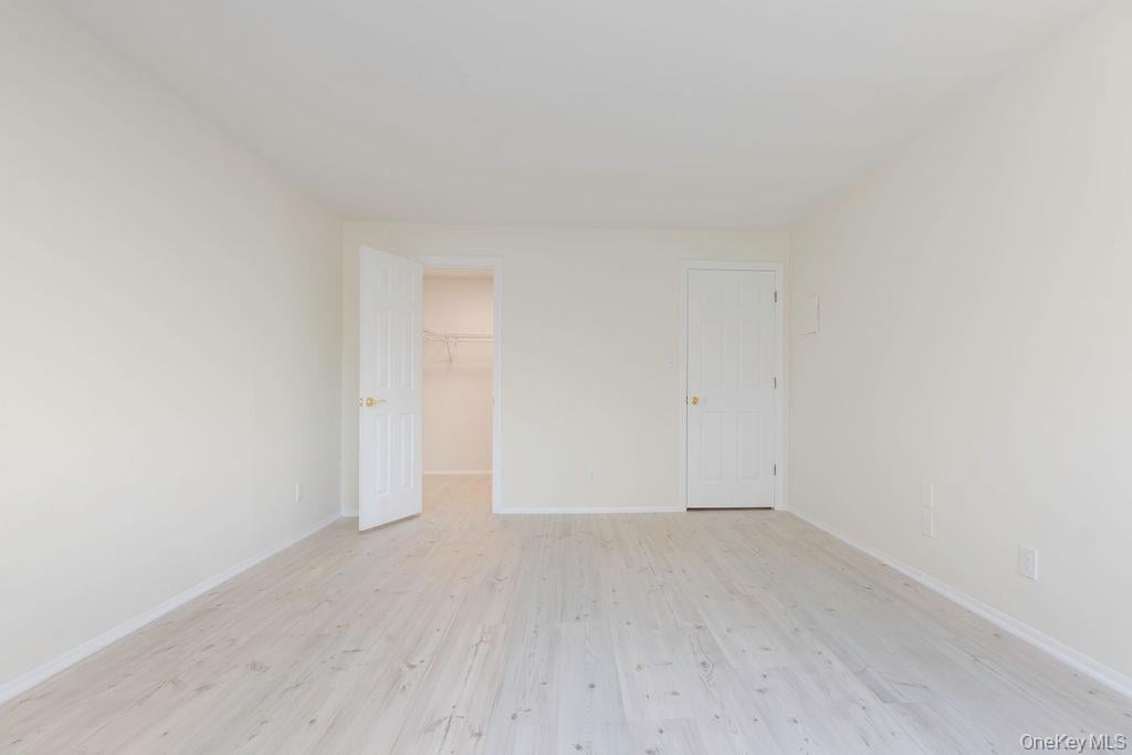 37 Bronxville Glen Drive  #Bldg 5, Unit 1 Photo 15