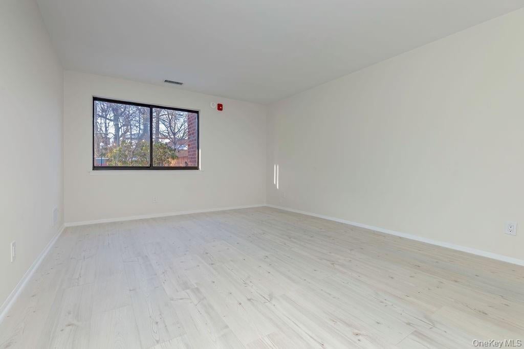 37 Bronxville Glen Drive  #Bldg 5, Unit 1 Photo 17