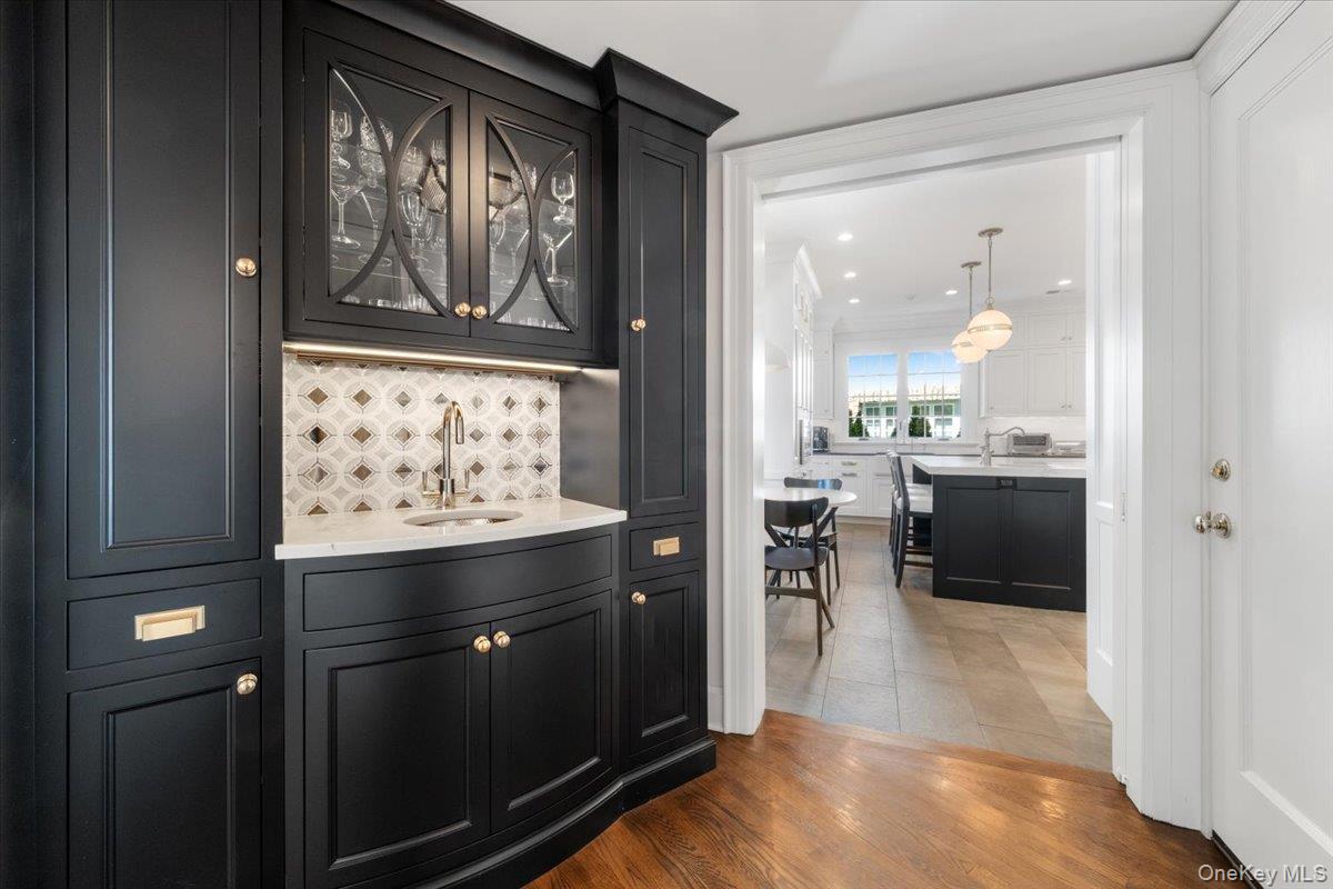 56 Park Avenue Photo 16