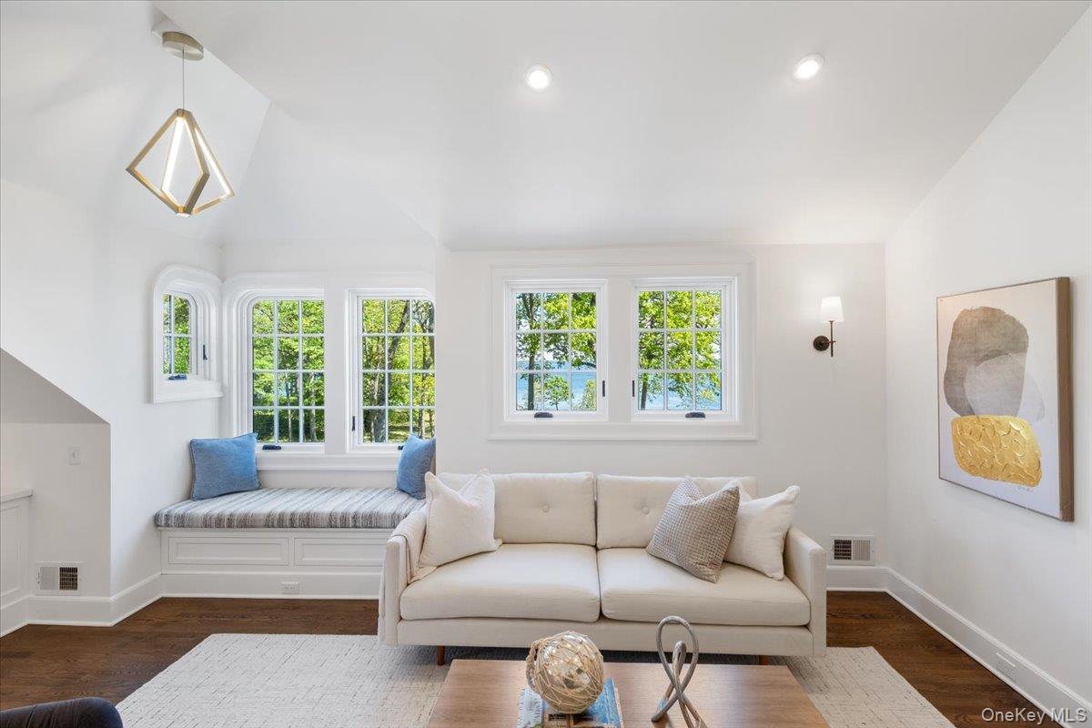 56 Park Avenue Photo 36
