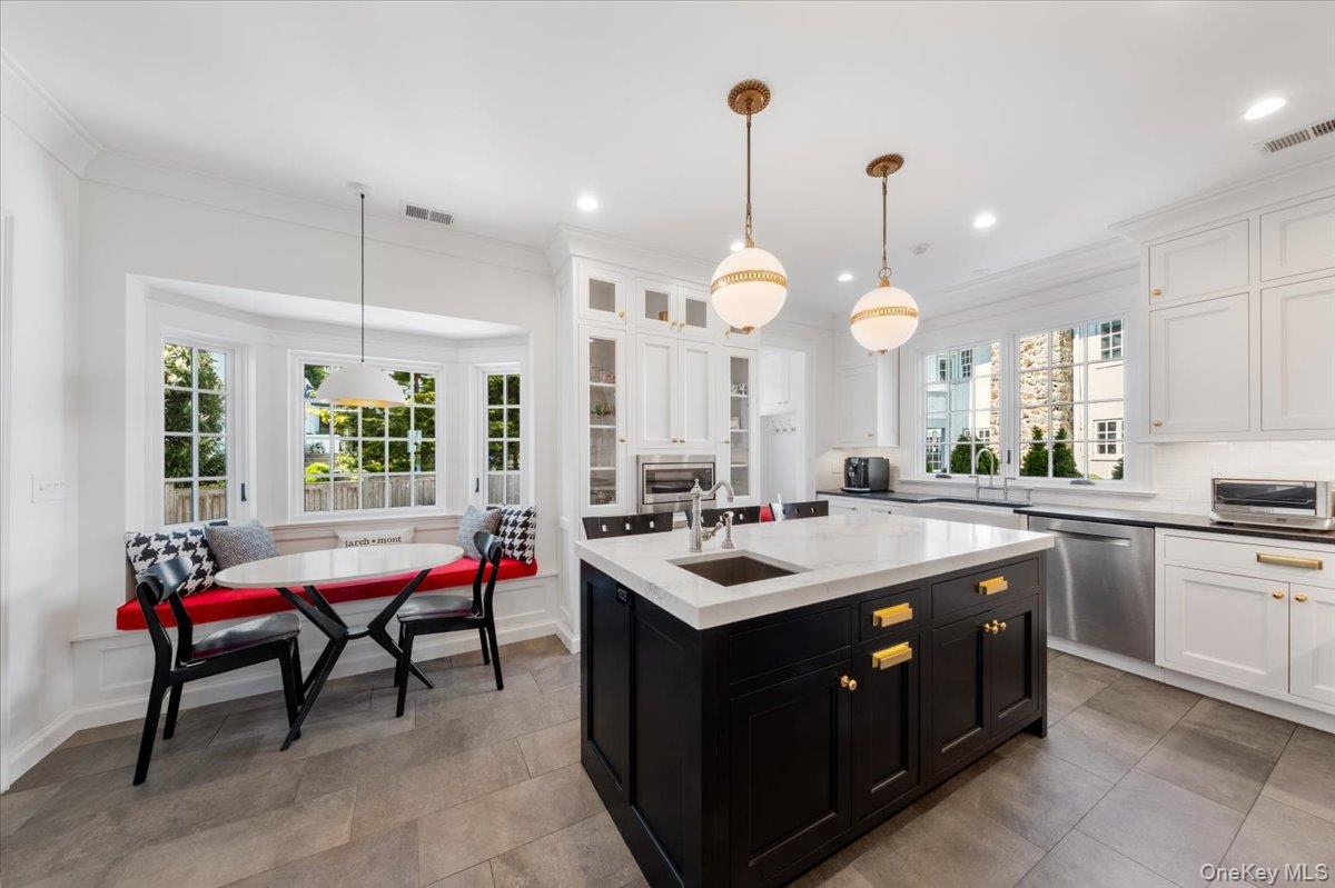 56 Park Avenue Photo 11