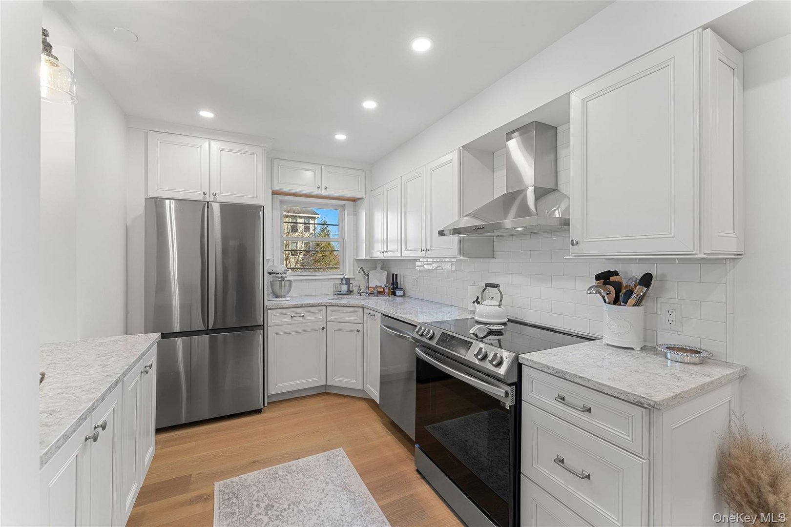 36 Greenridge Avenue  #302 Photo 4