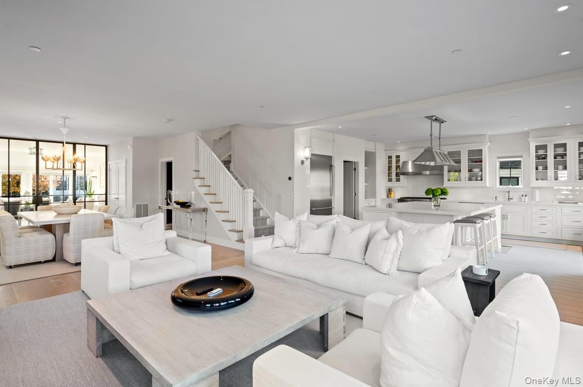 1 Primrose Lane Photo 9