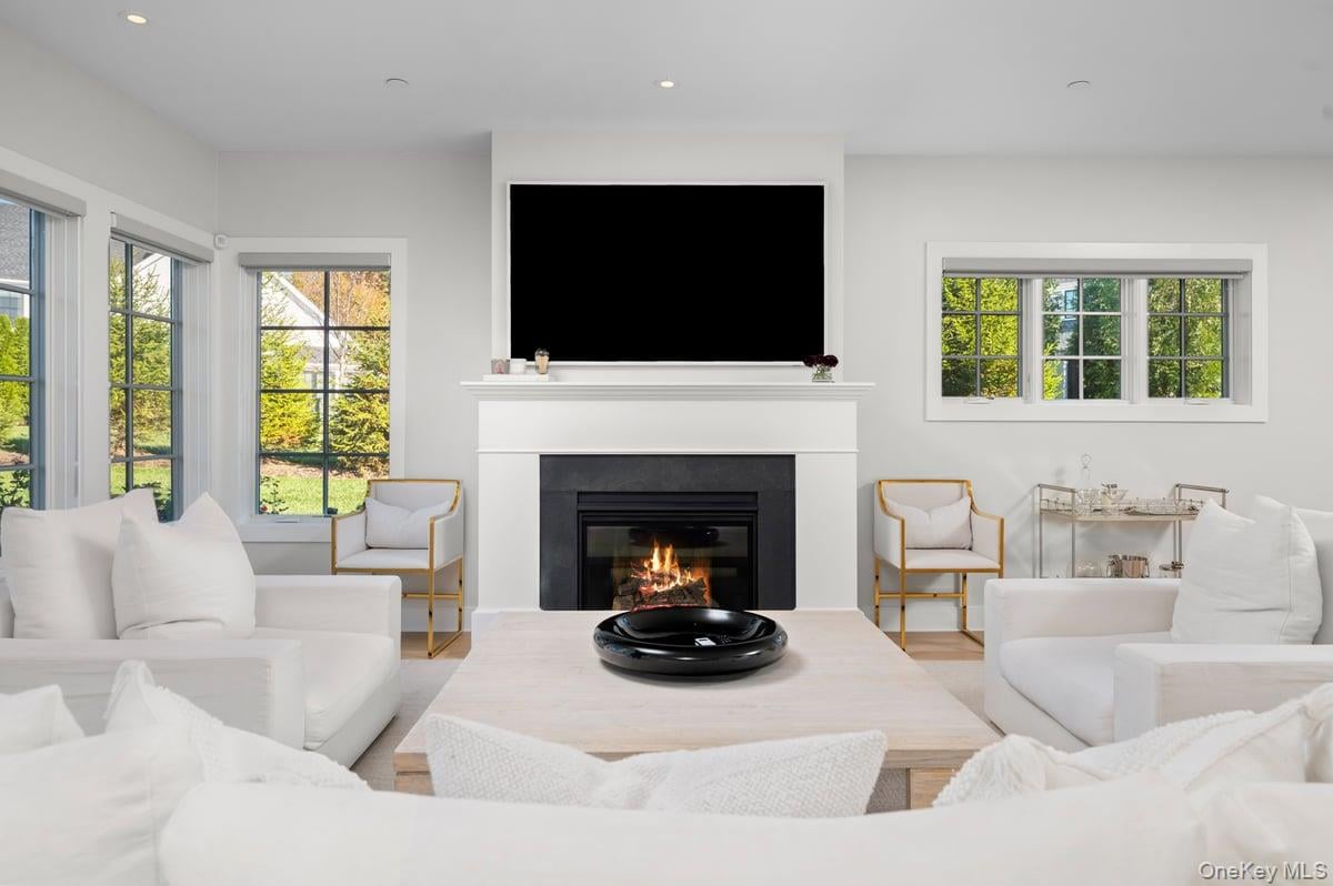 1 Primrose Lane Photo 11