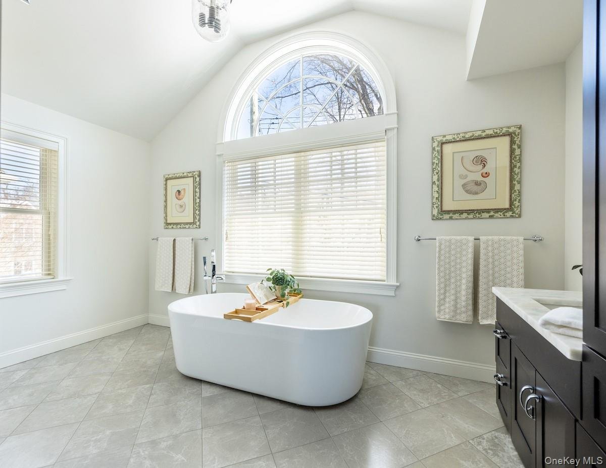 9 Constance Avenue Photo 7