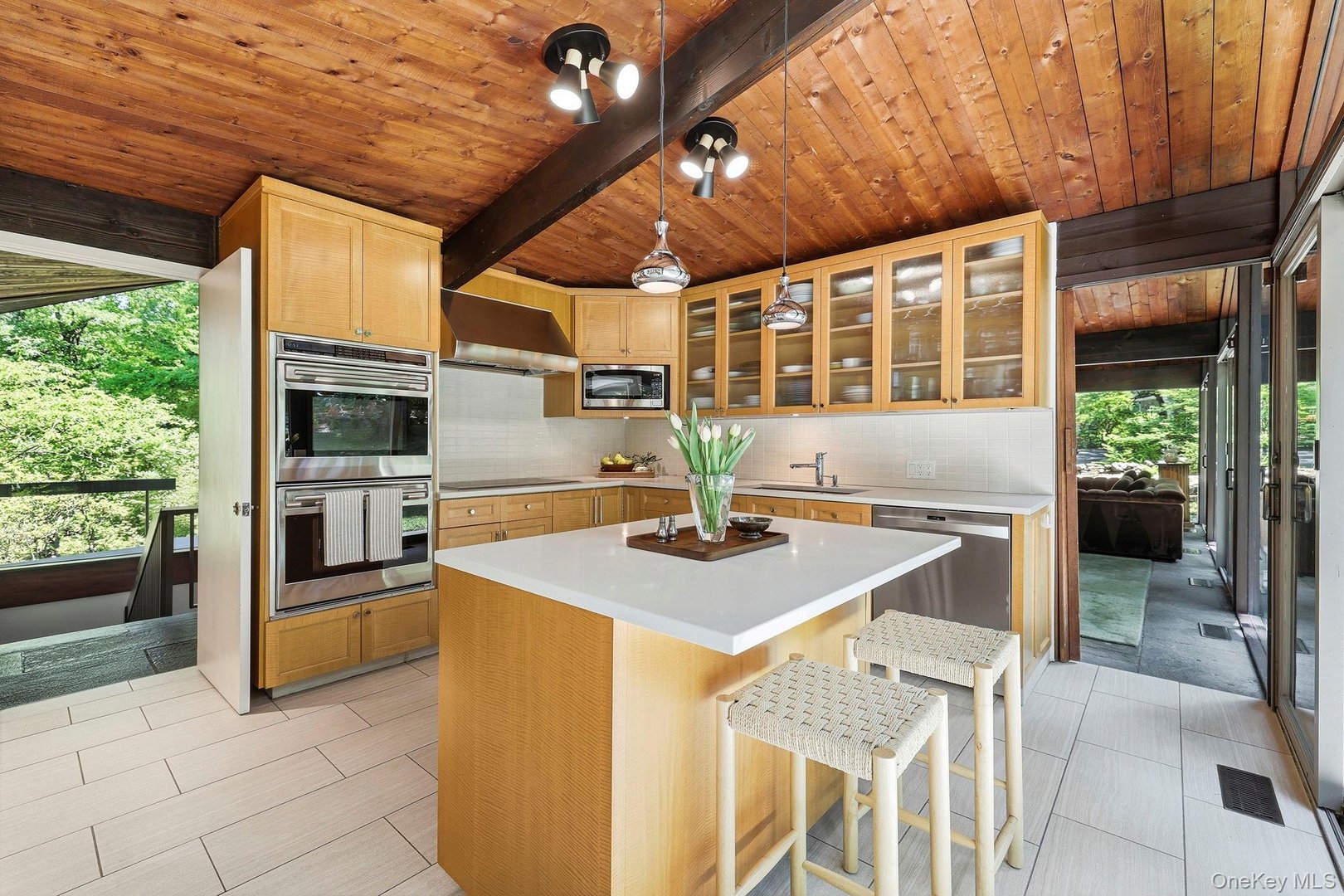 670 Long Hill Road W Photo 18