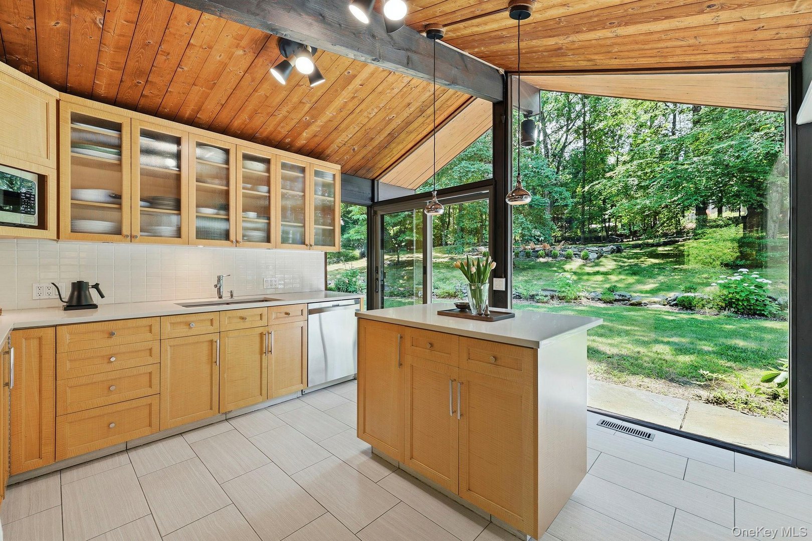 670 Long Hill Road W Photo 19