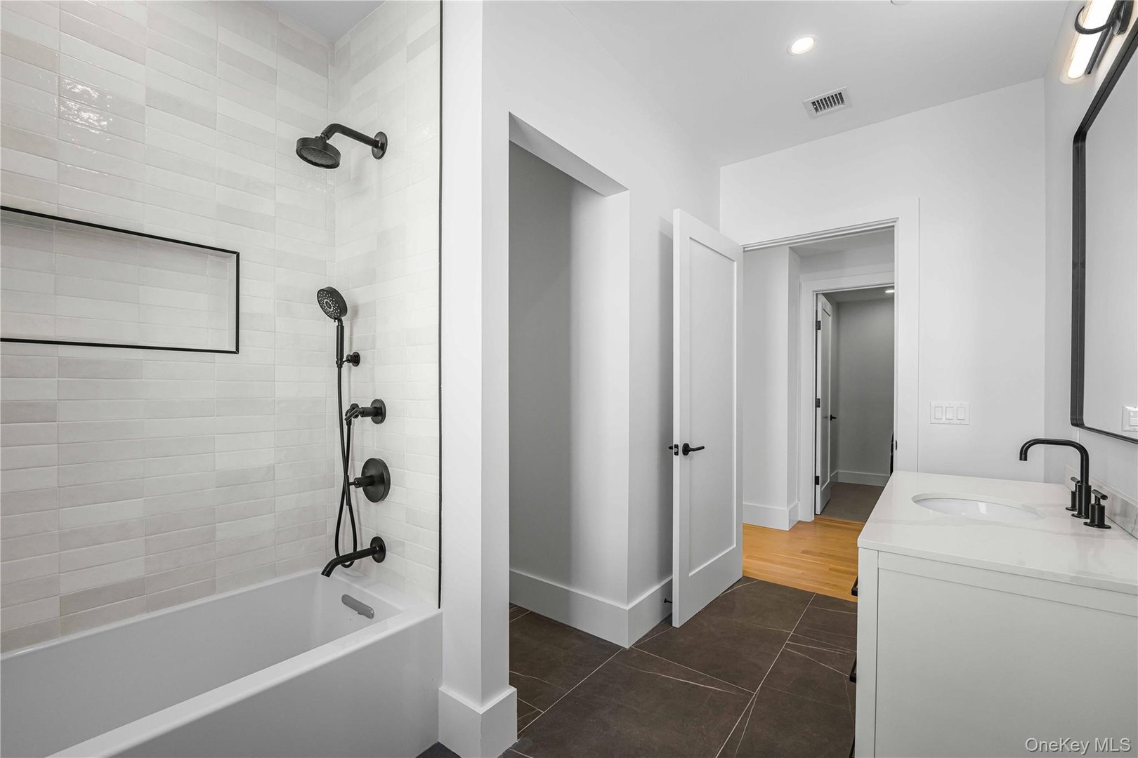 156 Palisade Street  #C Photo 16