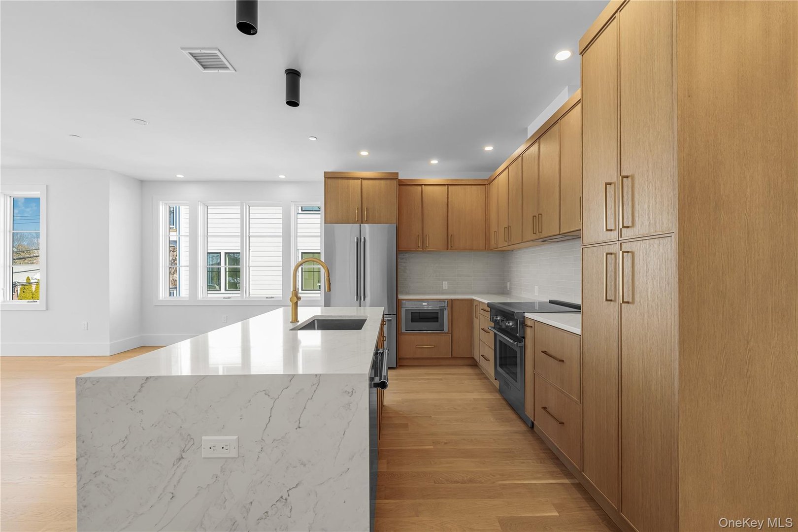 156 Palisade Street  #C Photo 4