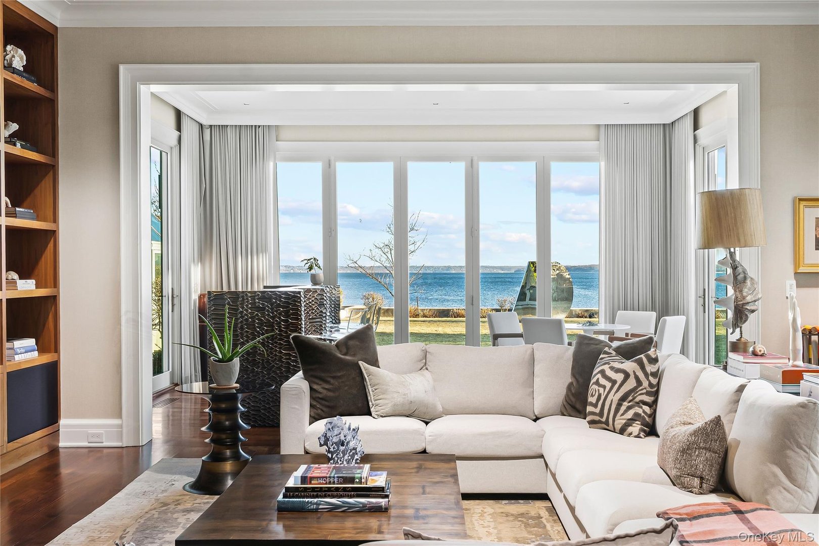 106 Premium Point Photo 14