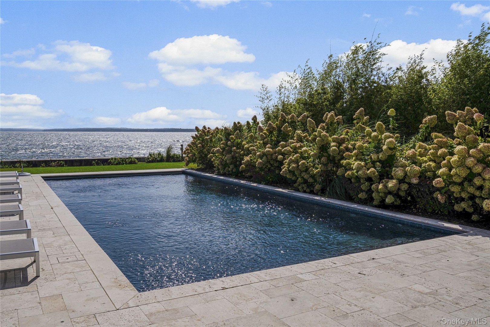 106 Premium Point Photo 38