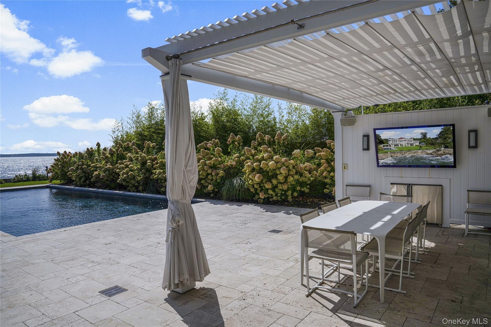 106 Premium Point Photo 37