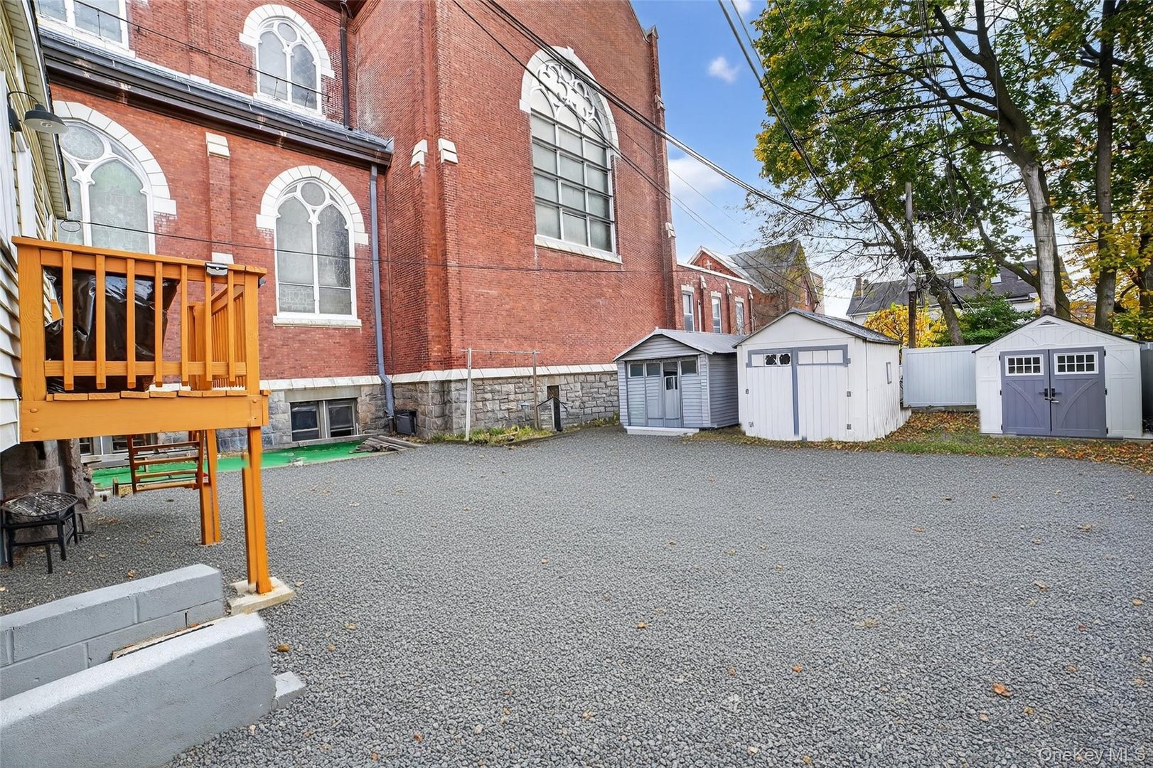 140 Beekman Avenue Photo 32