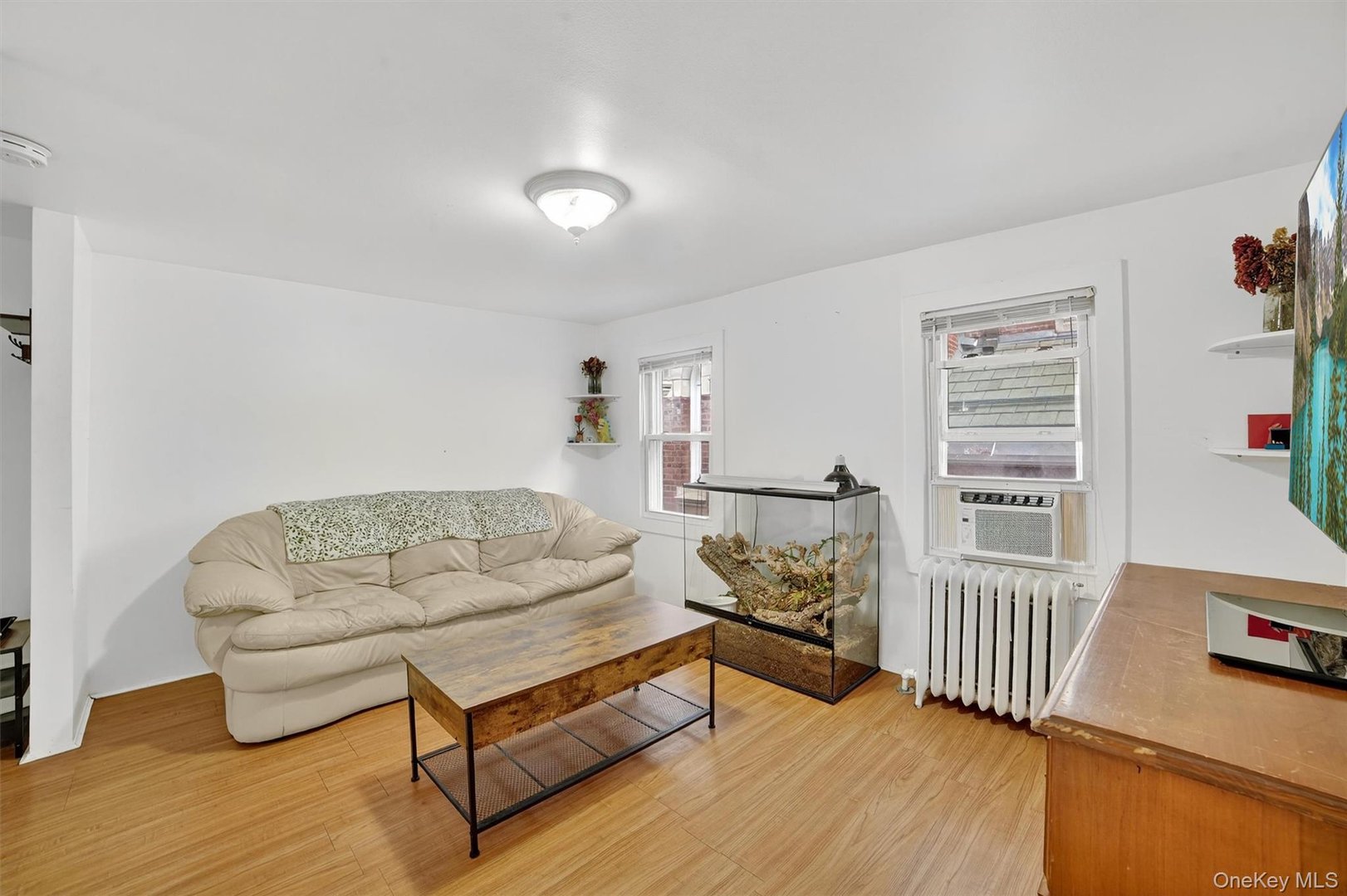 140 Beekman Avenue Photo 19