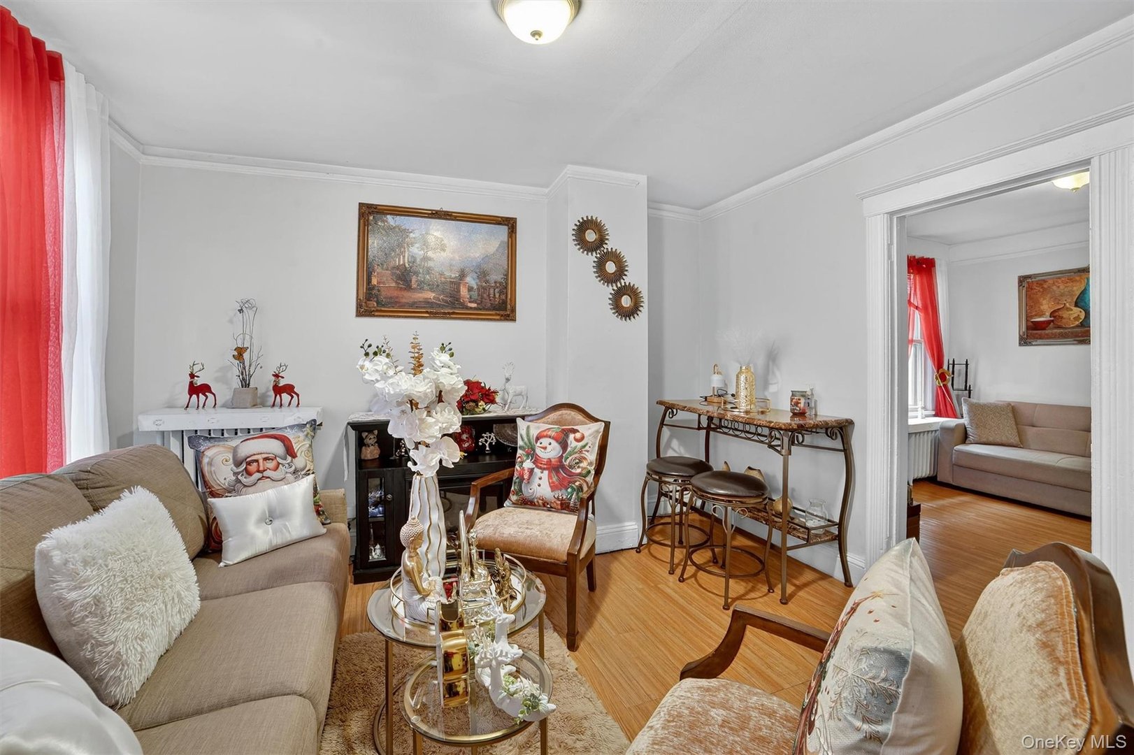 140 Beekman Avenue Photo 4