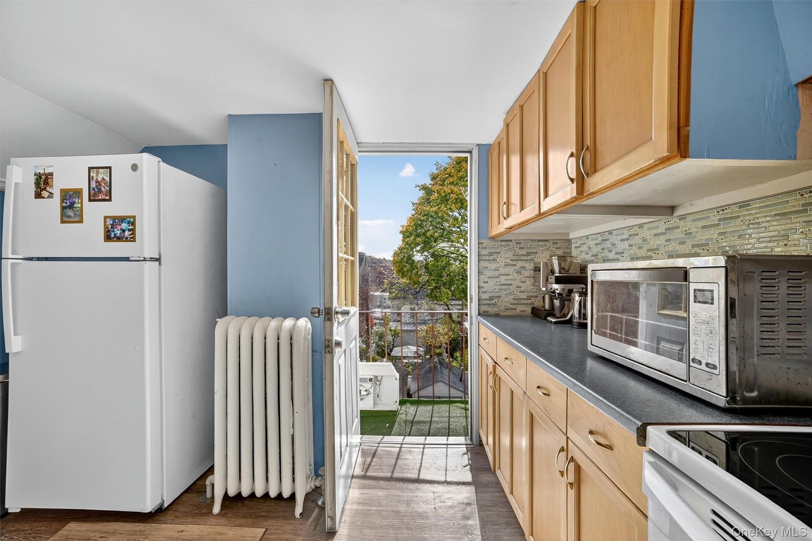 140 Beekman Avenue Photo 22