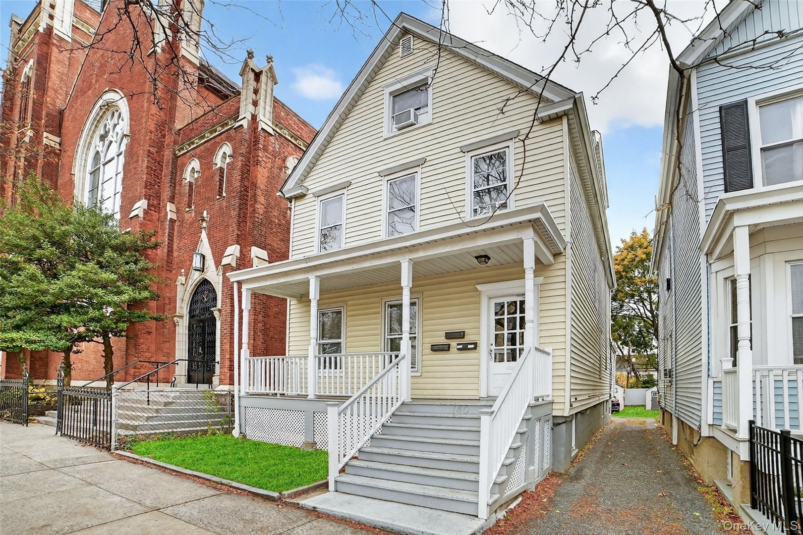 140 Beekman Avenue Photo 30