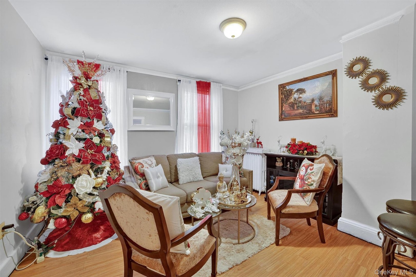 140 Beekman Avenue Photo 3